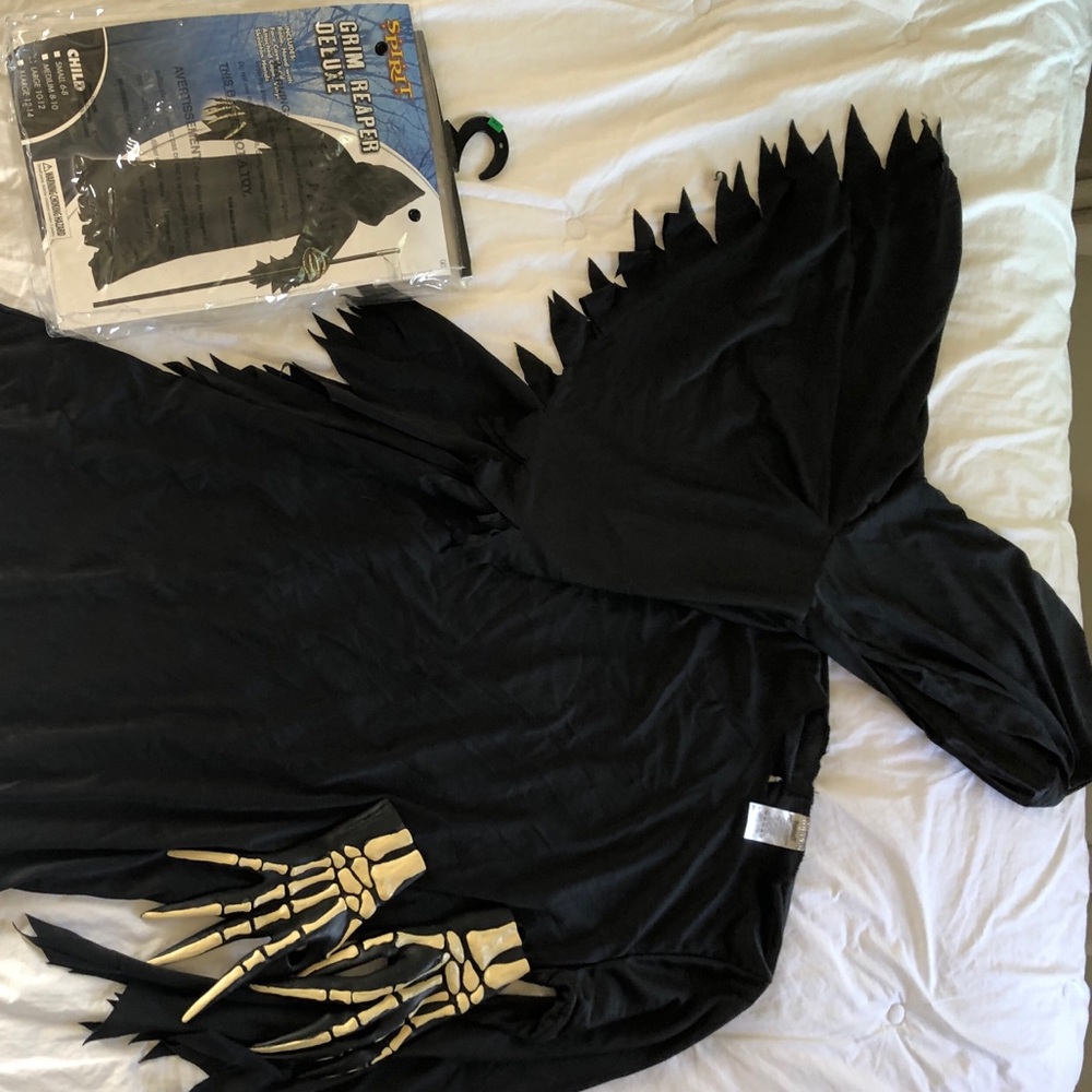 Grim Reaper mask /hood, cloak & skeleton gloves.